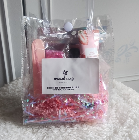 Pink Nail Tool Set - Picture 2 of 4